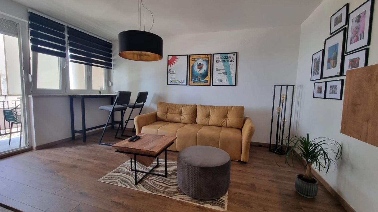 Qr Apartment For Family, Couples, And Friends Stay In Rijeka Bagian luar foto
